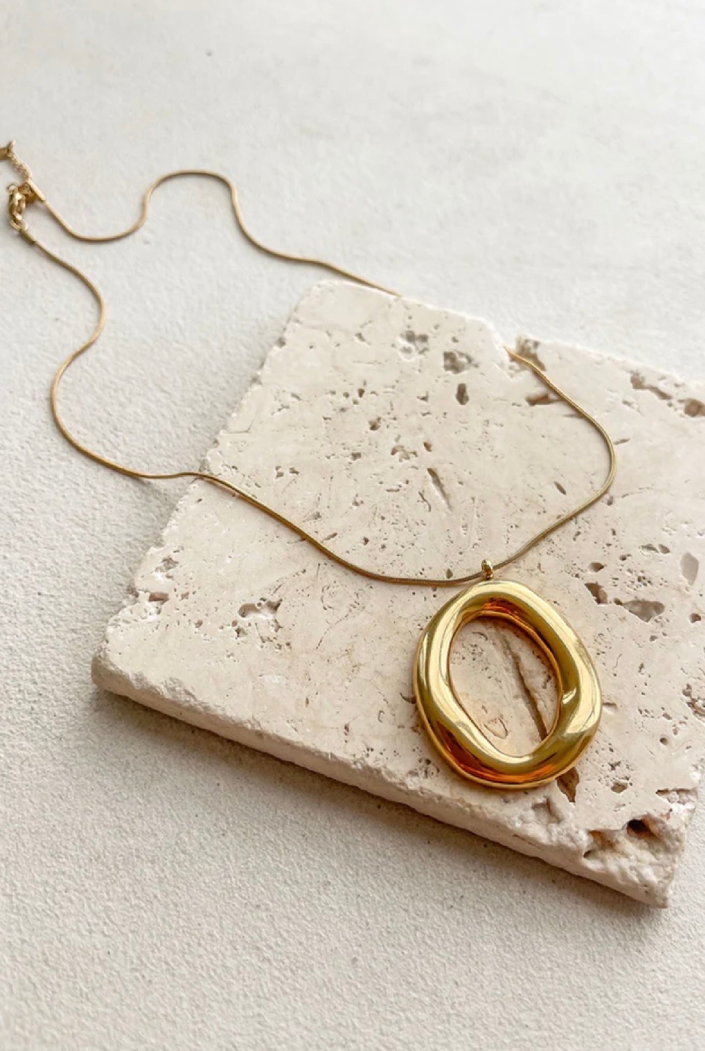 Collier avec Pendentif Rond Géométrique